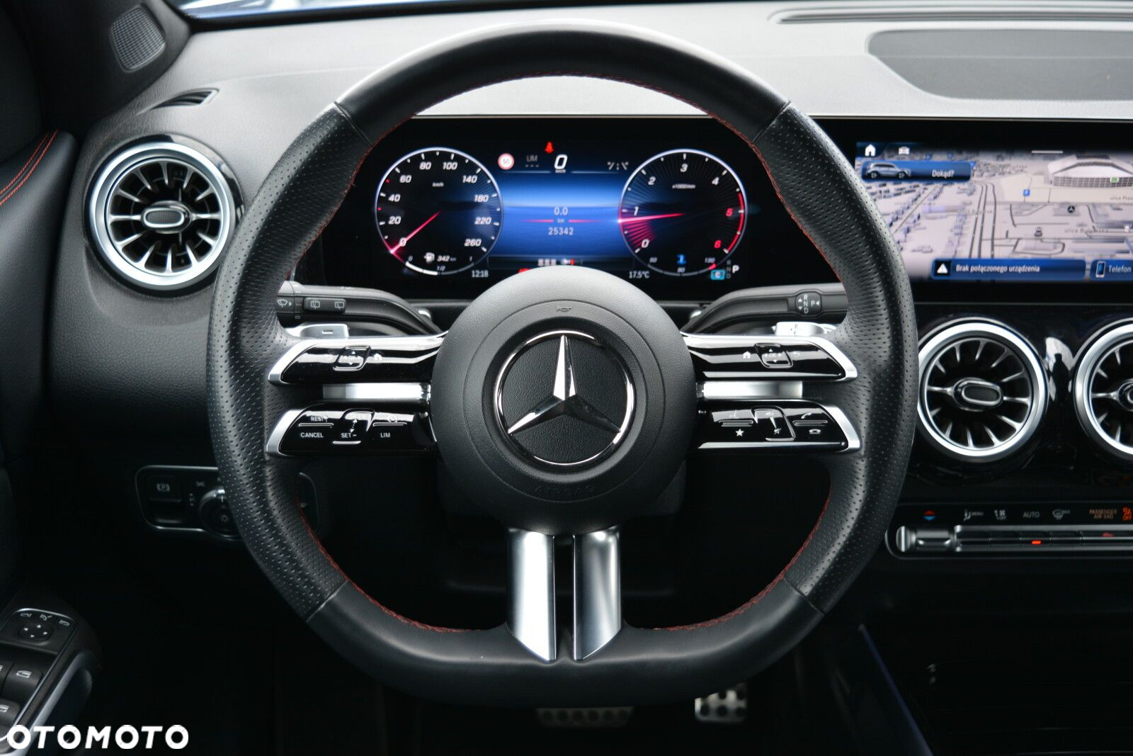 Mercedes-Benz GLB 200 d 4-Matic AMG Line 8G-DCT - 18