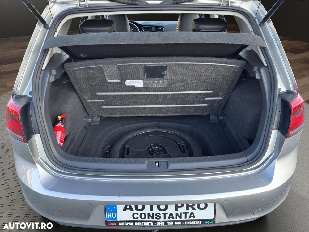 Volkswagen Golf - 17