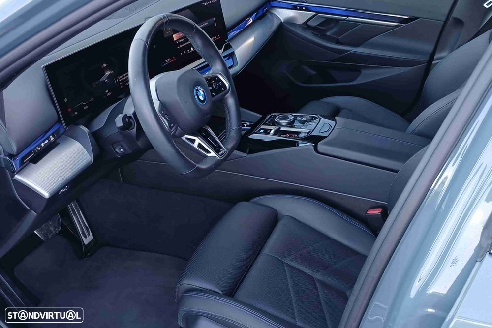 BMW i5 Touring eDrive40 - 10