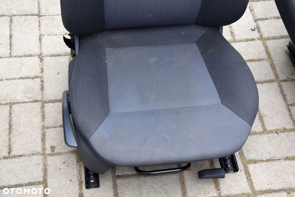 Opel Zafira B Fotel prawy / pasażera / EUROPA / materiał bardzo ładny stan - 3