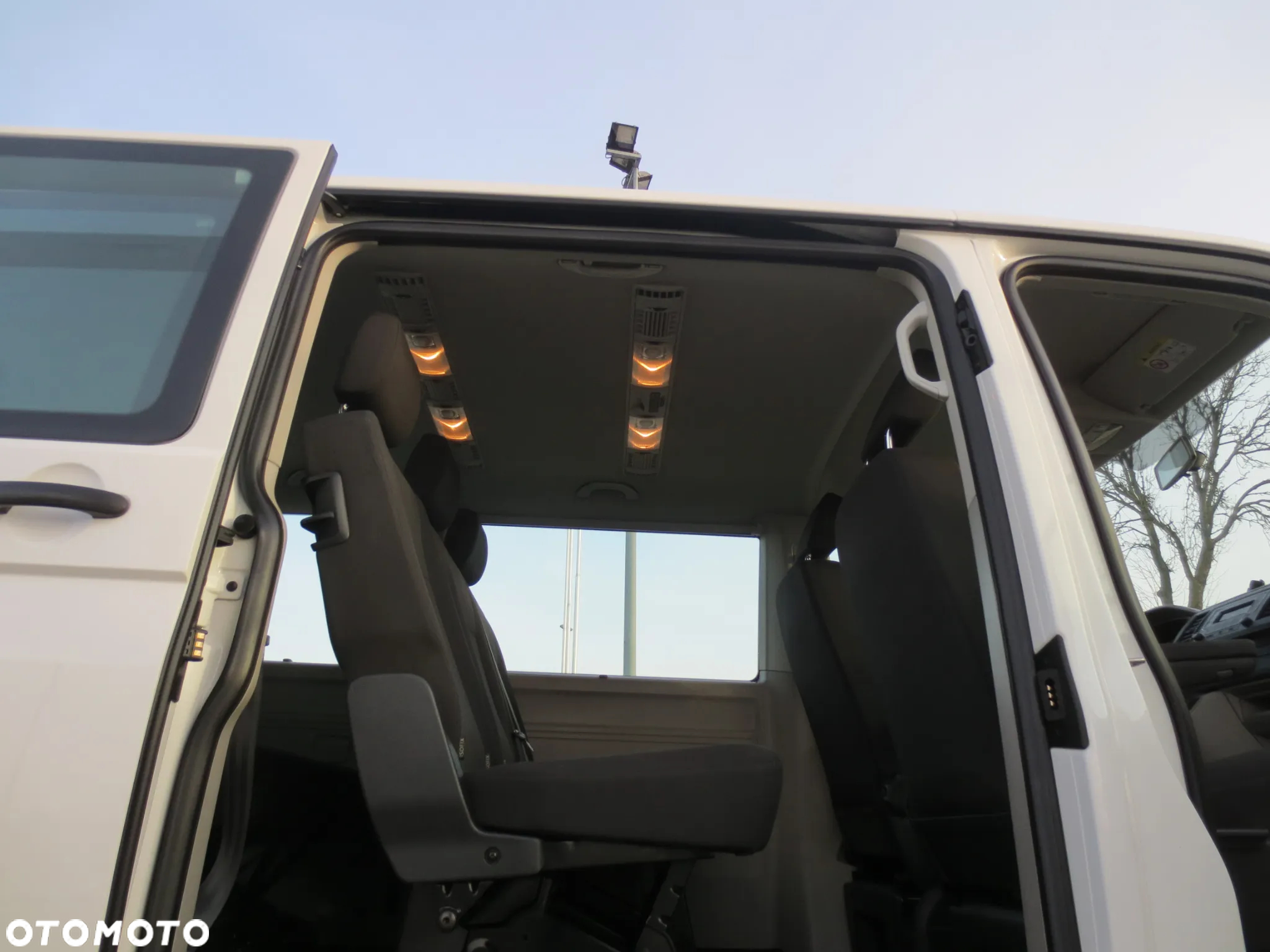 Volkswagen Caravelle 2.0 TDI L2 Trendline - 22