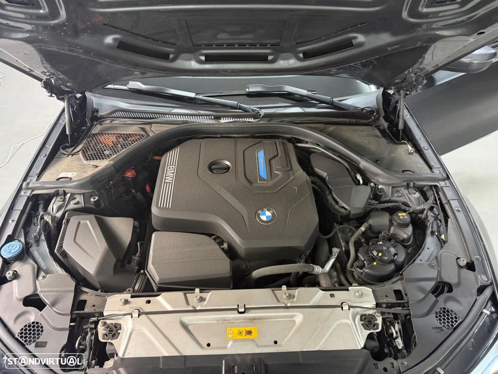 BMW 330 e iPerformance Advantage — fotografia 23