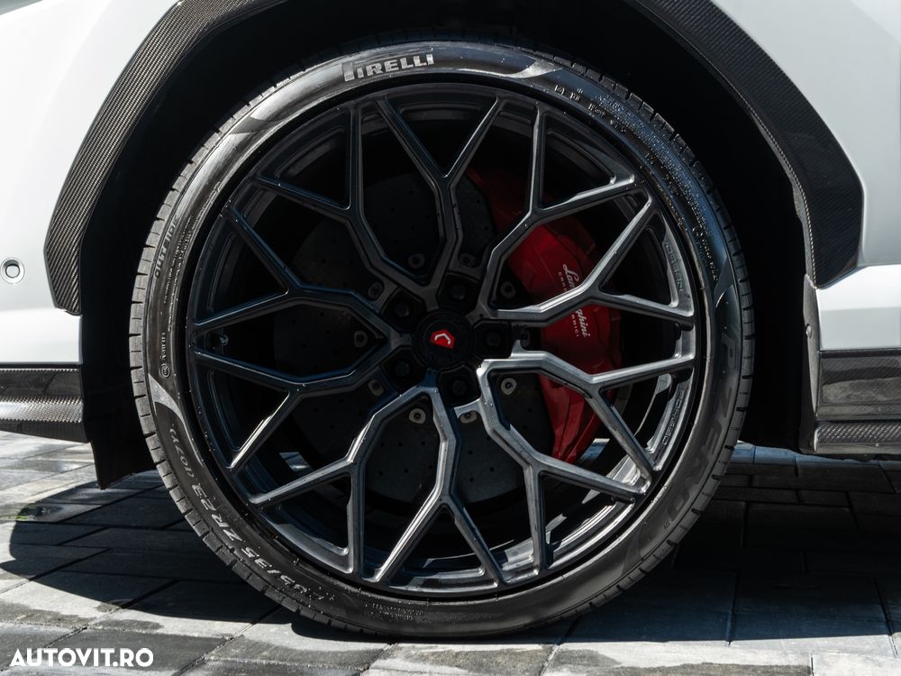 Lamborghini URUS - 22