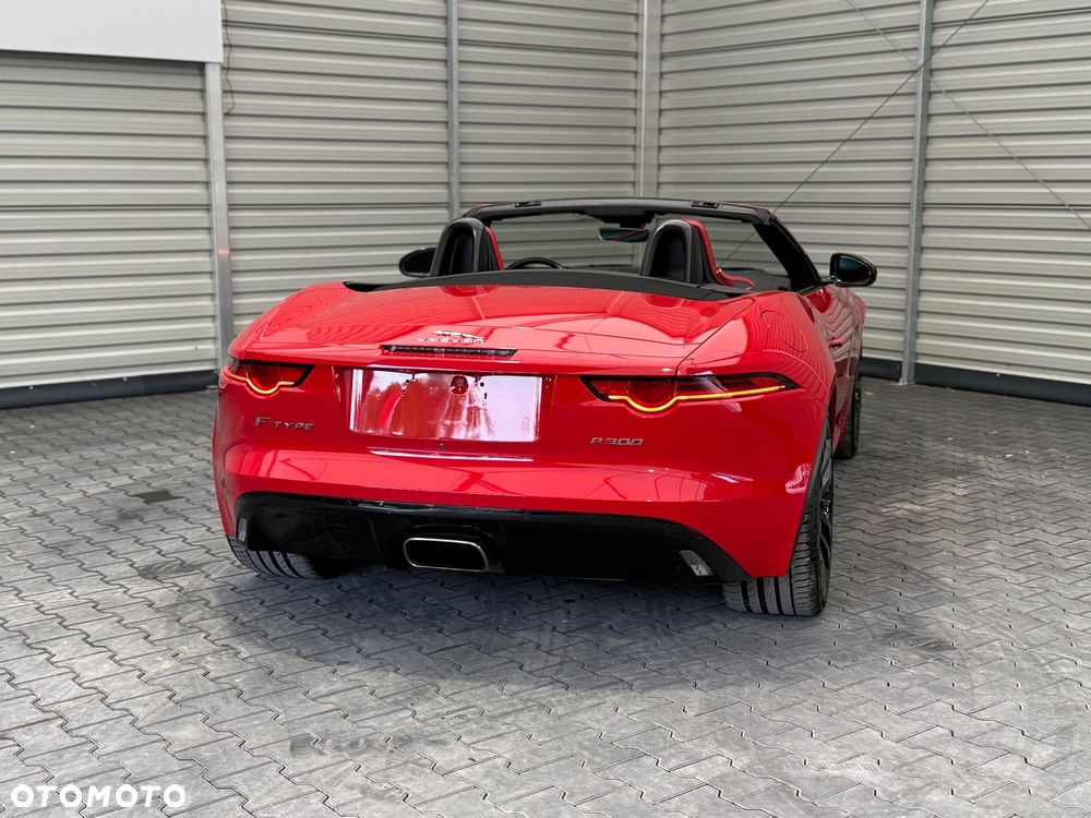 Jaguar F-Type P300 - 5