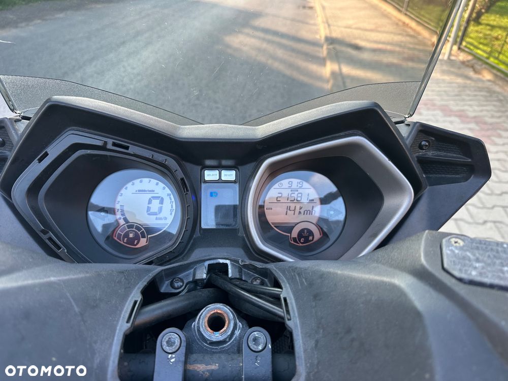 Yamaha X-max - 8
