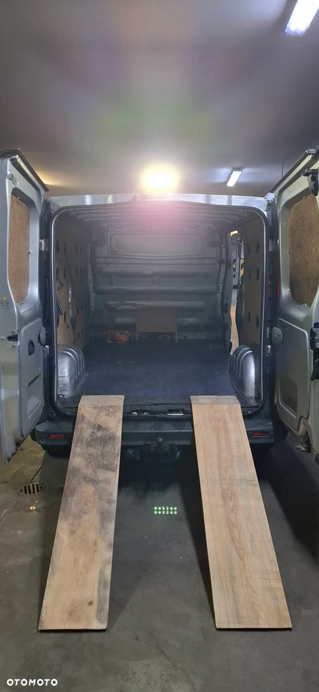 Opel Vivaro - 10