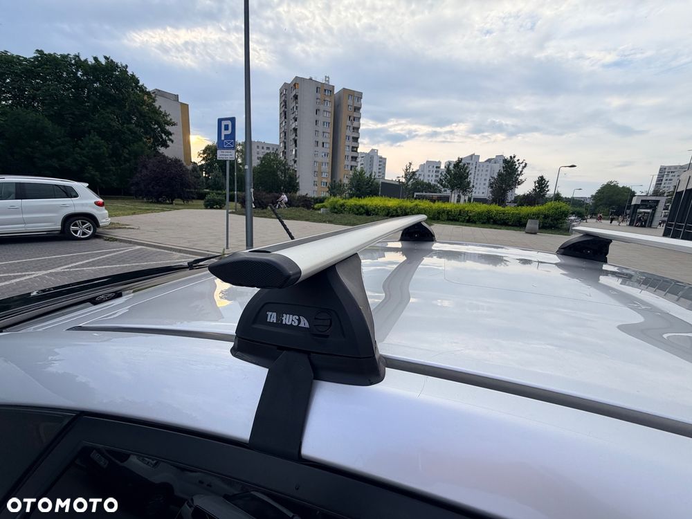 Toyota Prius 1.8 HSD Prestige - 28