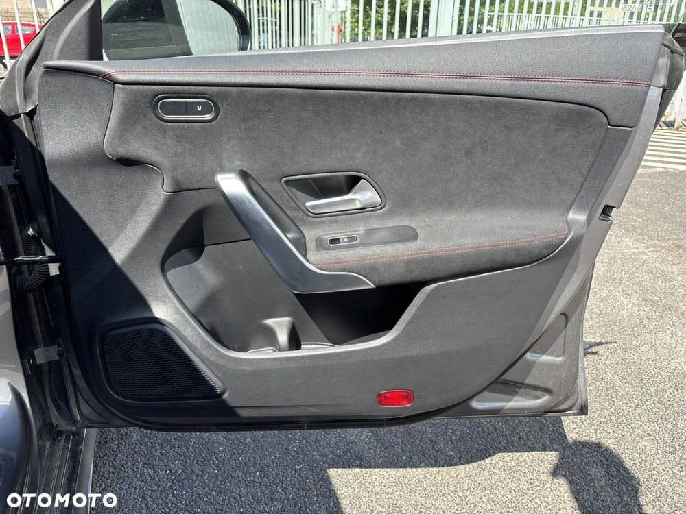 Mercedes-Benz CLA - 19