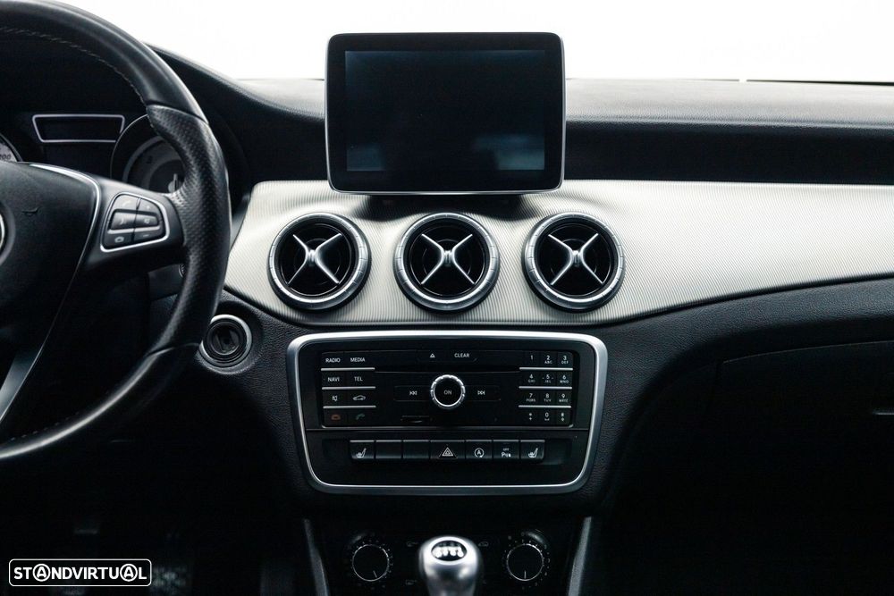 Mercedes-Benz CLA 200 d Shooting Brake Urban - 16