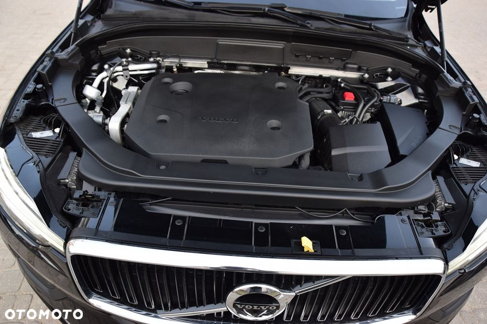 Volvo XC 60 B4 D AWD Geartronic Momentum - 37