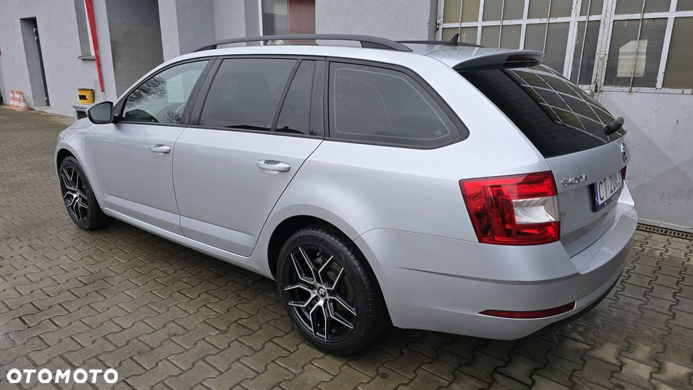 Skoda Octavia 1.6 TDI Ambition DSG - 19