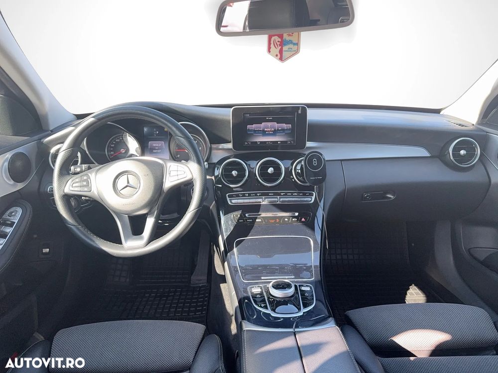 Mercedes-Benz C - 10