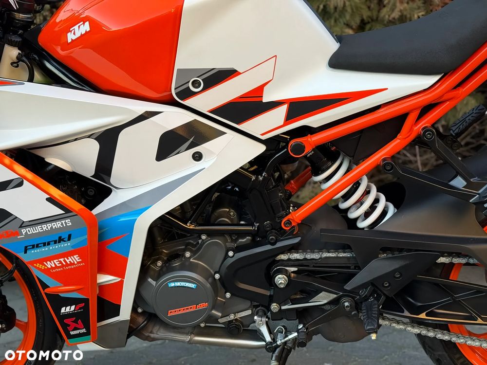 KTM RC 125 - 32