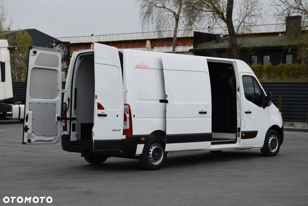 Renault MASTER / L3H2 / 2.3 - 150 KM / 3 OSOBY / DOSTAWCZE / BLASZAK / DUŻY WYŚWIETLACZ / KLIMA / TEMPOMAT / KAMERA COFANIA / HAK / SPROWADZONY - 17