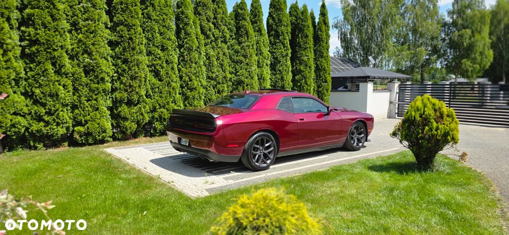 Dodge Challenger - 10