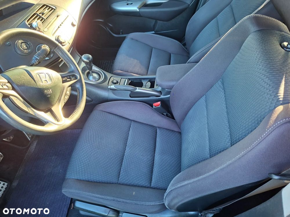 Honda Civic 1.8 Comfort - 11