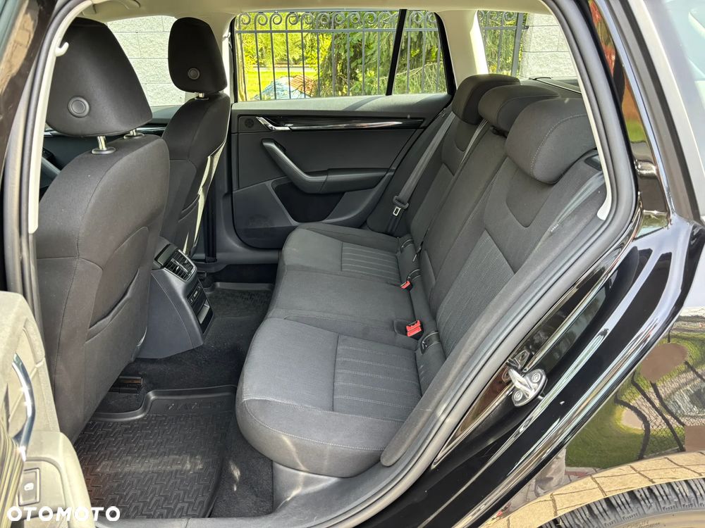 Skoda Octavia 1.5 TSI ACT Style DSG - 22