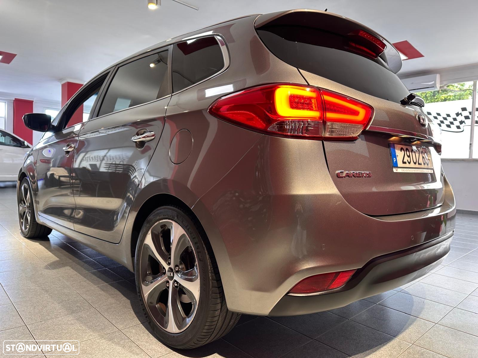 Kia Carens 1.7 CRDi ISG TX - 4
