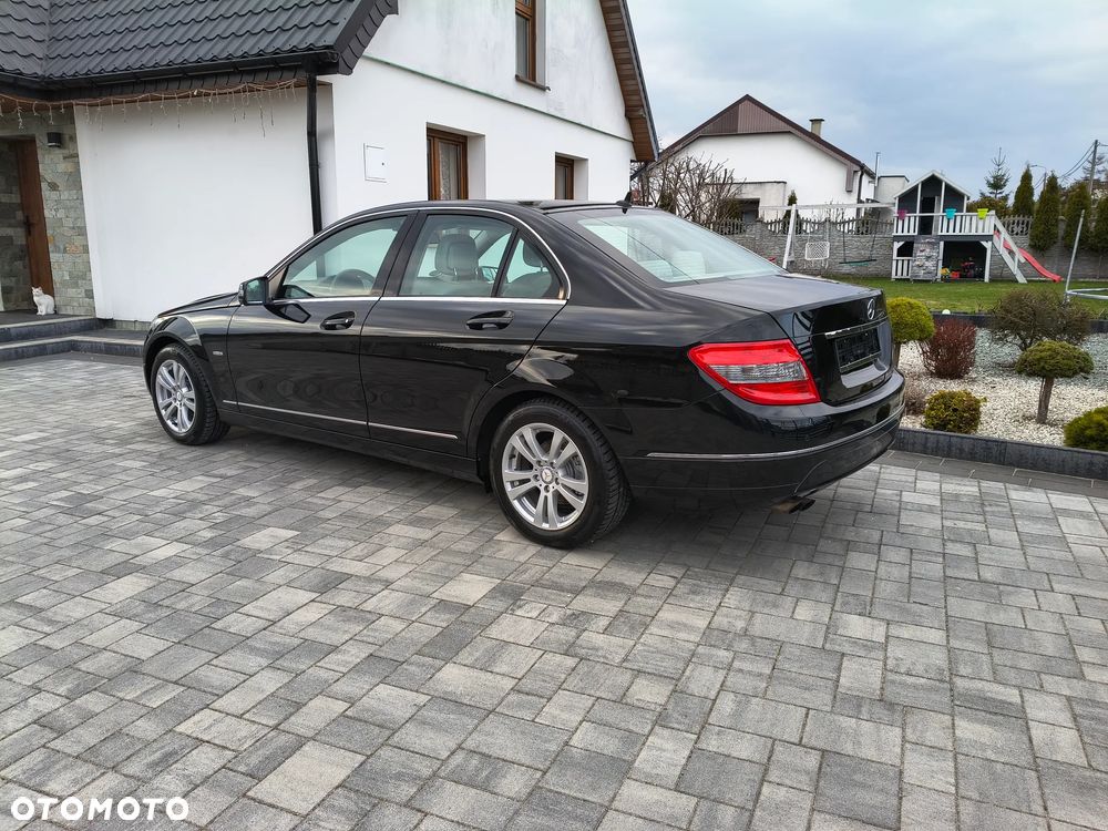Mercedes-Benz Klasa C 180 Kompressor BlueEFFICIENCY Avantgarde - 37