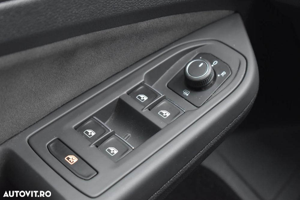 Volkswagen Golf 1.5 TSI ACT Style - 38