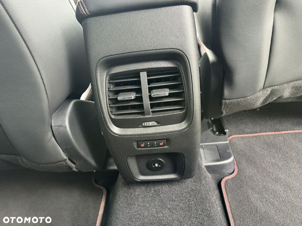 Ford Kuga - 11