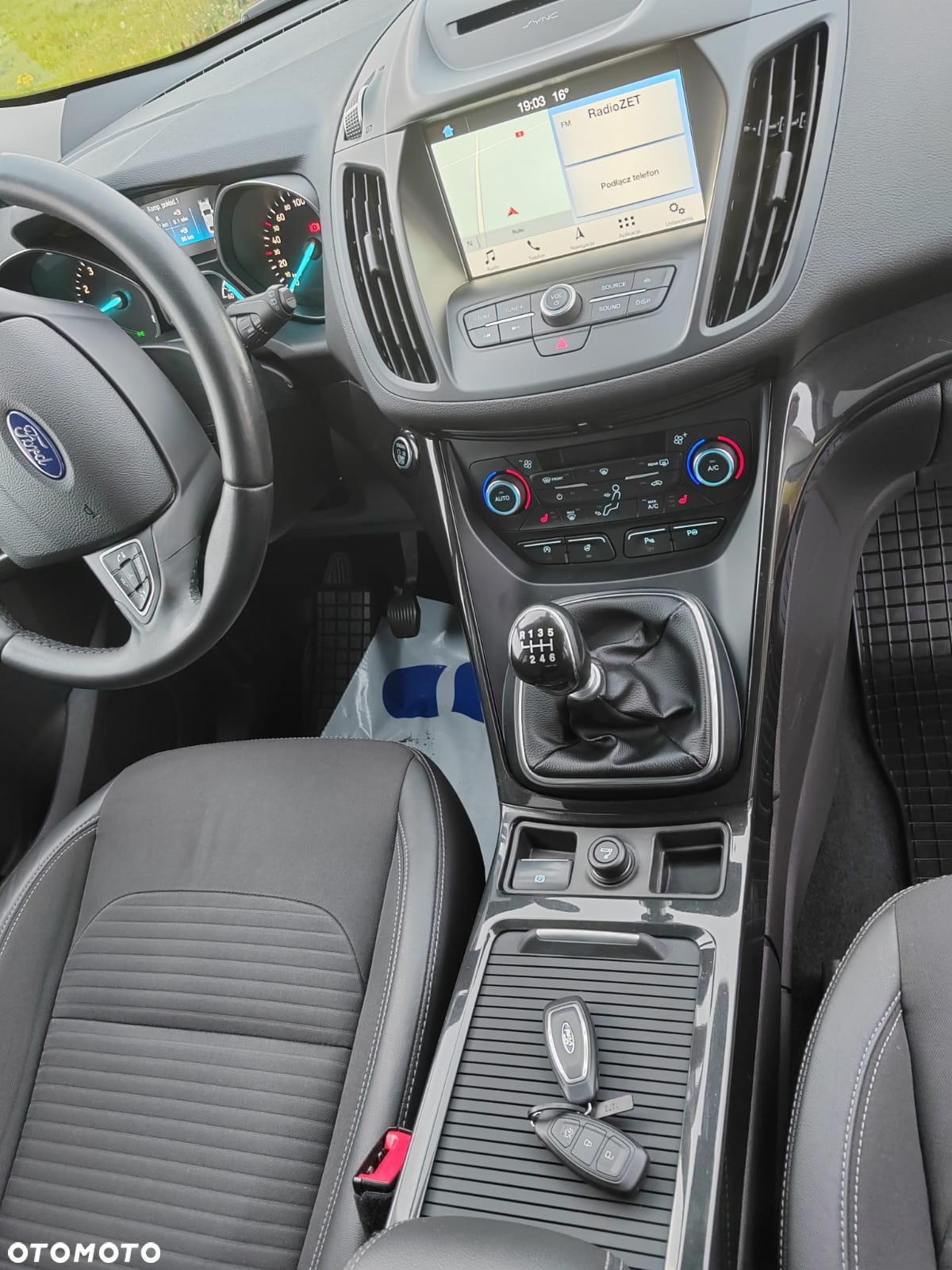 Ford Kuga 1.5 EcoBoost 2x4 ST-Line - 14