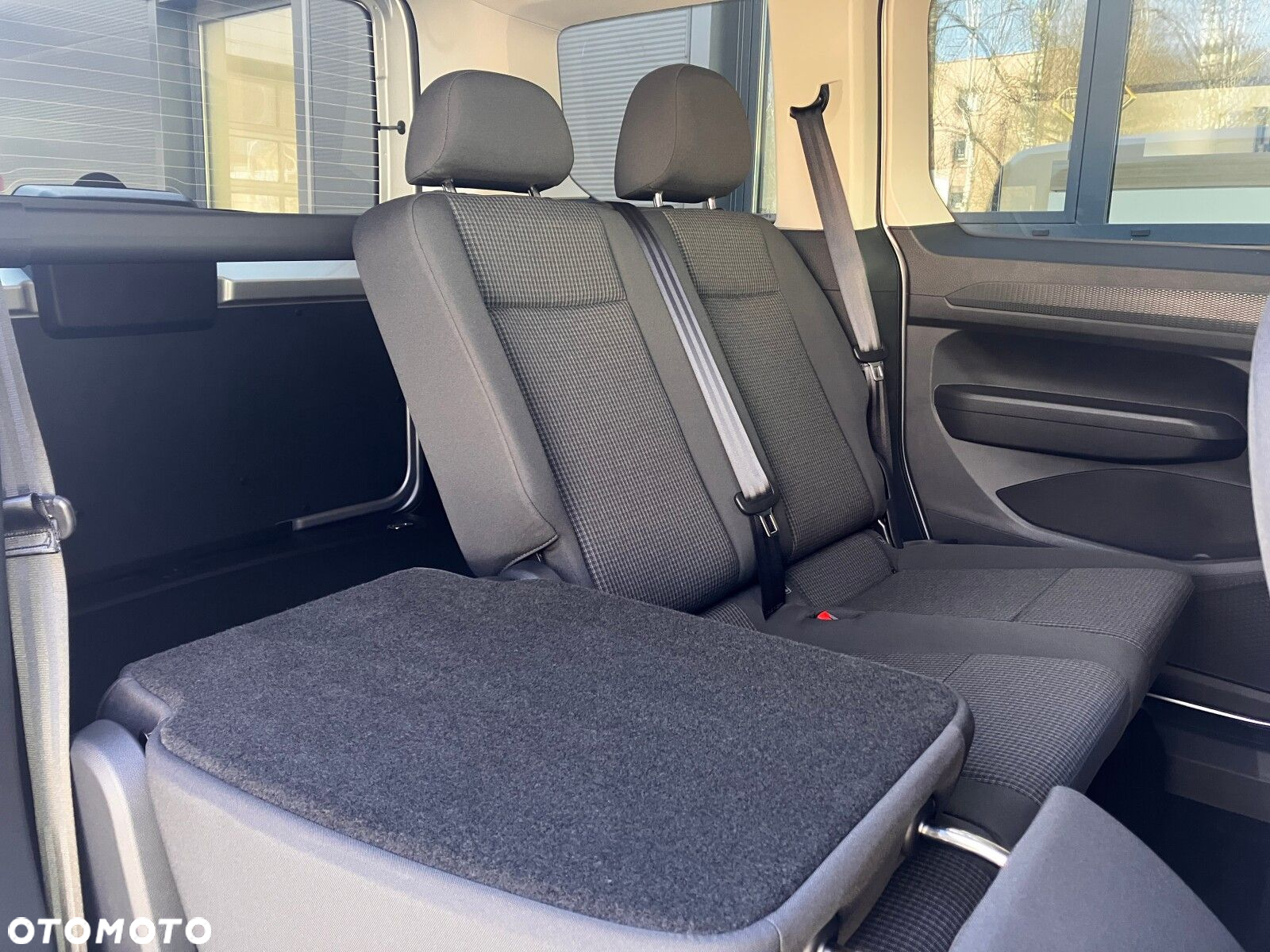Volkswagen Caddy 2.0 TDI 102 KM 6-bm 5-miejsc - 21