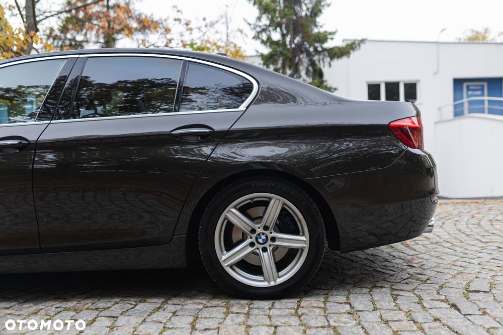 BMW Seria 5 520d xDrive Luxury Line - 9