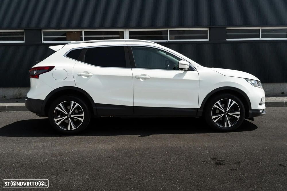 Nissan Qashqai 1.5 dCi N-Connecta J18 - 27