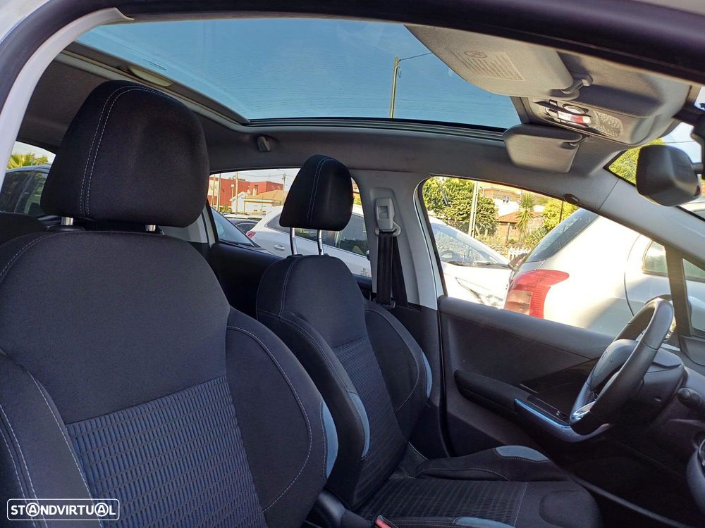 Peugeot 208 82 VTI Allure - 11