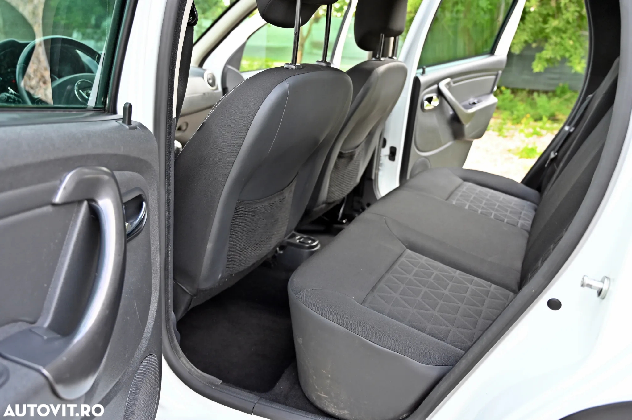 Dacia Duster dCi 110 FAP 4x2 Laureate - 10