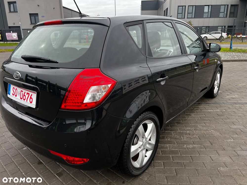 Kia Ceed - 6