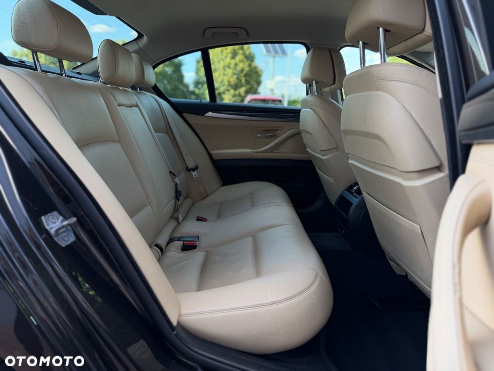 BMW Seria 5 520d xDrive Sport - 32
