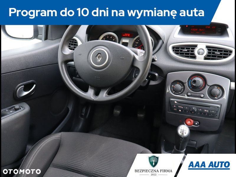 Renault Clio - 8