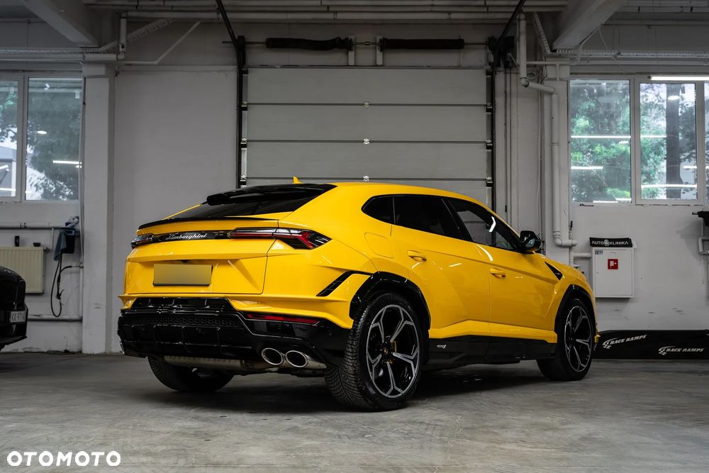 Lamborghini Urus - 3