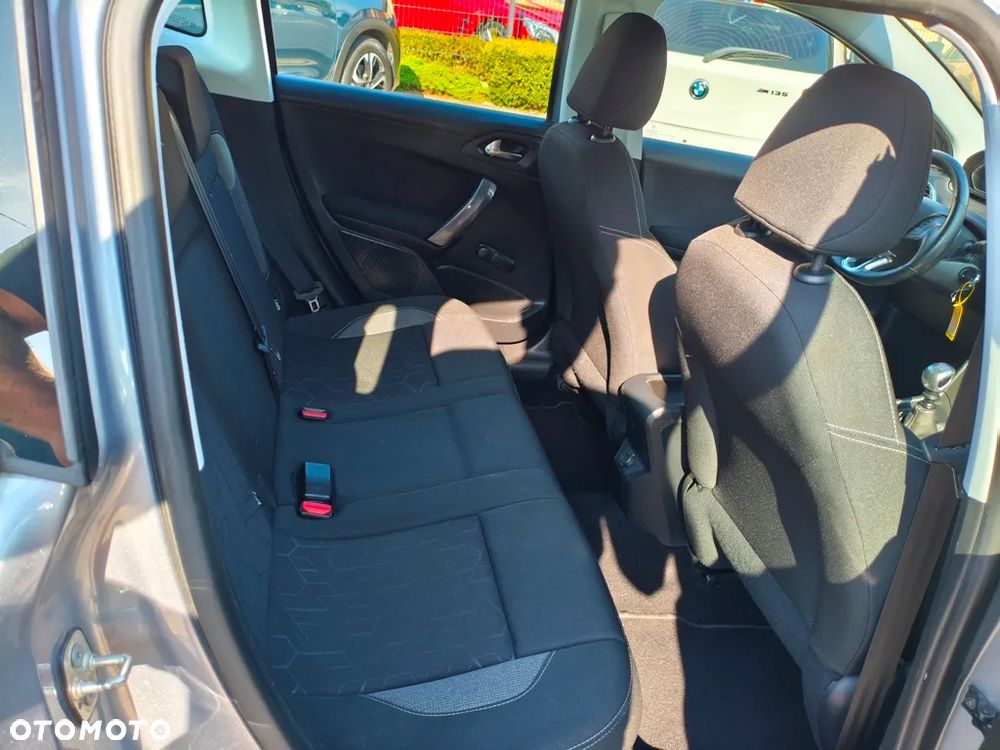 Peugeot 2008 - 6