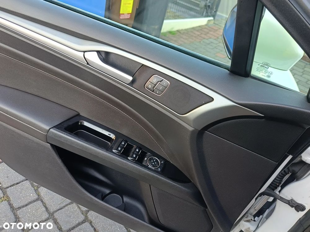 Ford Fusion - 18