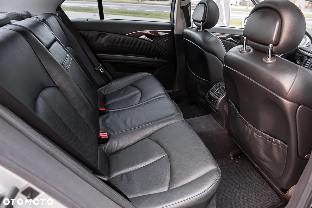 Mercedes-Benz Klasa E 500 T Avantgarde Sport Edition AMG - 32