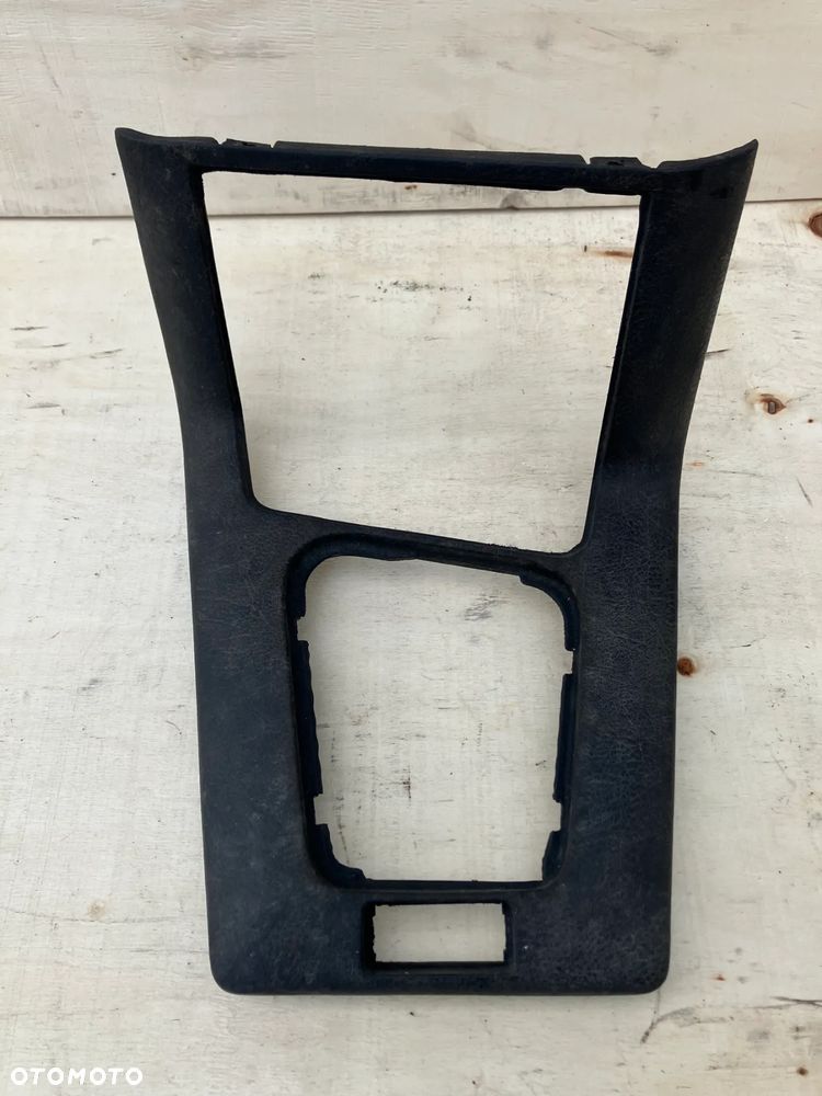TUNEL ŚRODKOWY RAMKA ZAMIANY BIEGÓW PANEL BMW E36 SEDAN KOMBI KORBY 8119819 8119817 - 1