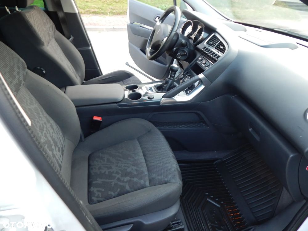 Peugeot 3008 HDi 115 Allure - 11