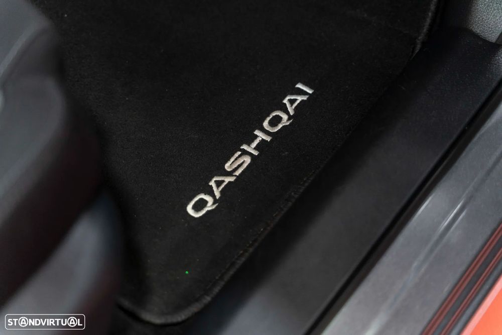 Nissan Qashqai 1.3 DIG-T N-Connecta J18 - 18