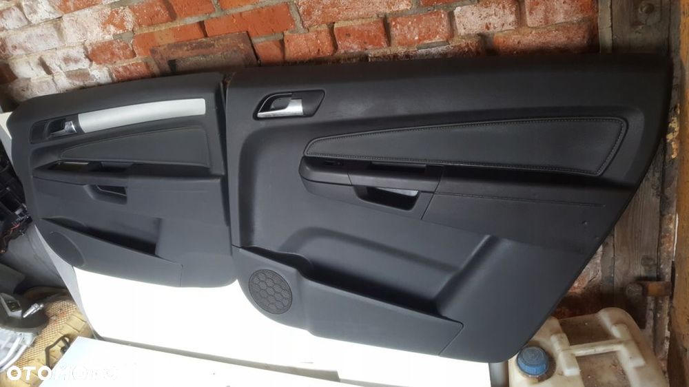 tapicerka drzwi prawa Opel Zafira B - 3