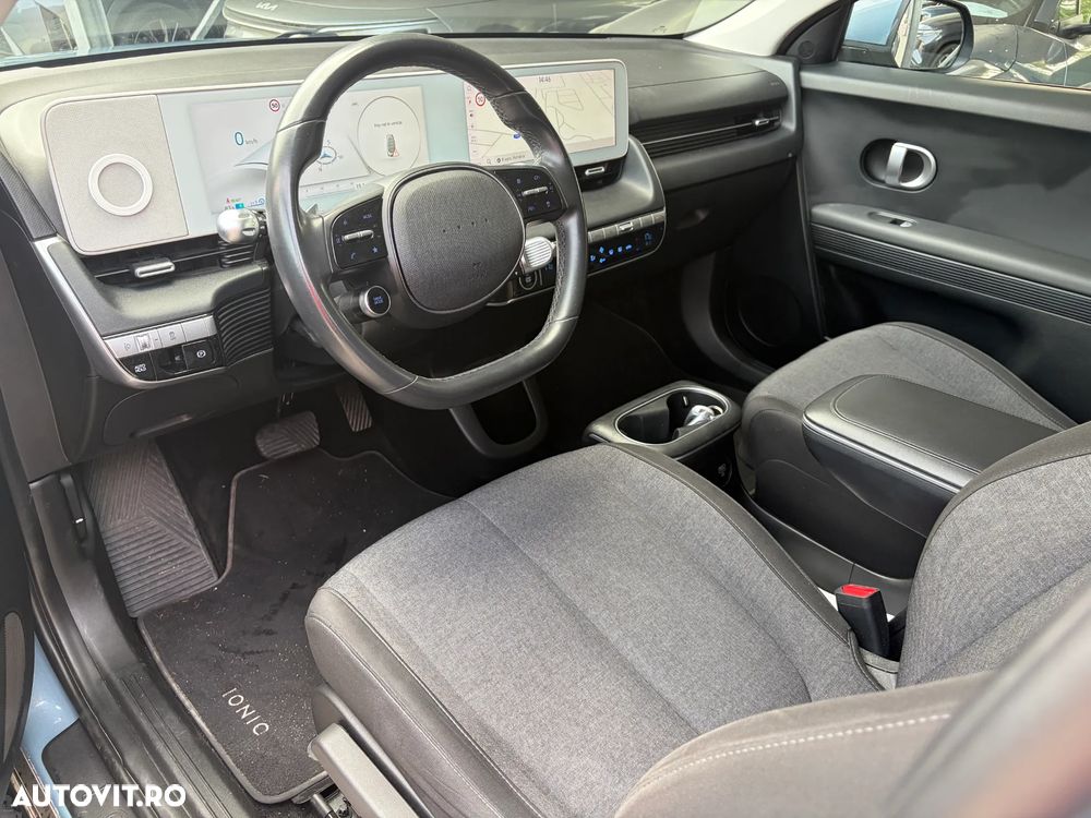 Hyundai IONIQ - 7