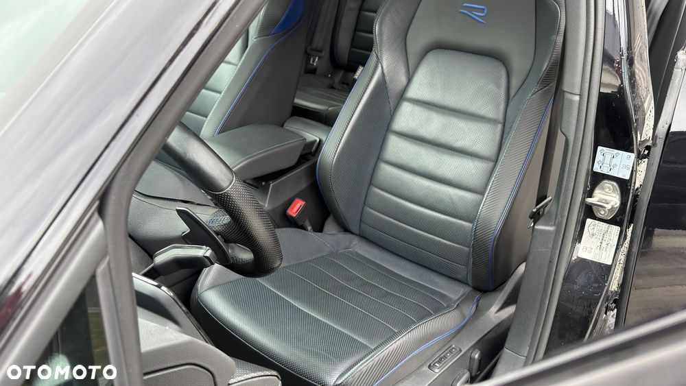 Volkswagen Golf - 8