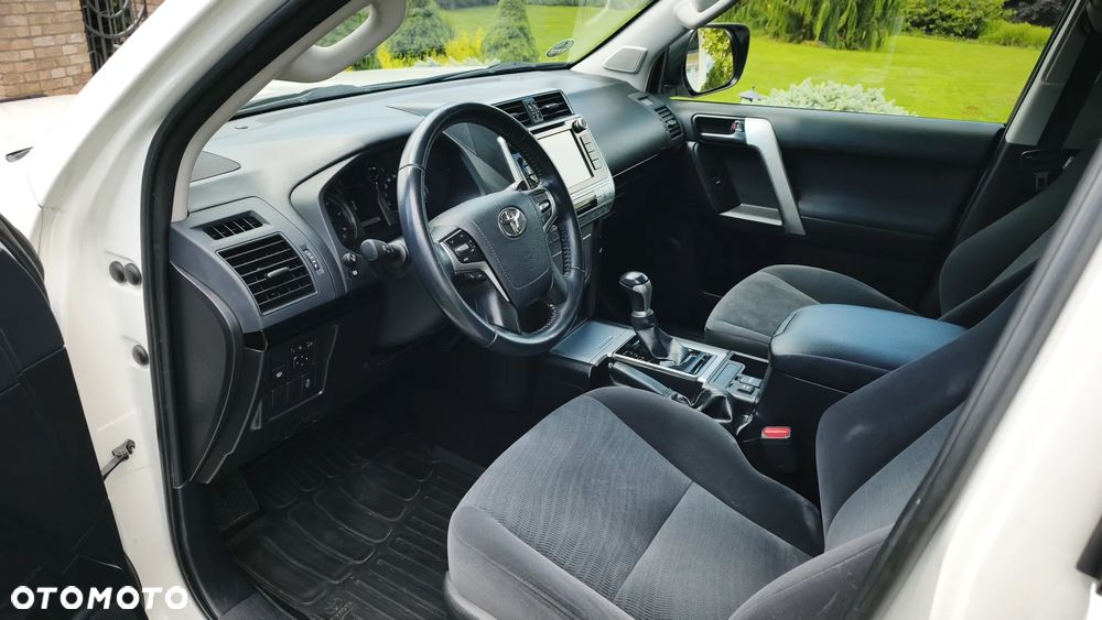Toyota Land Cruiser - 5