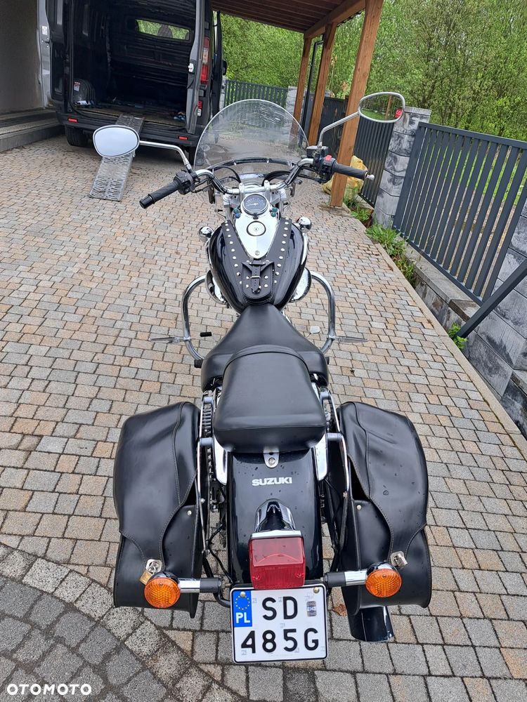Suzuki Intruder - 8