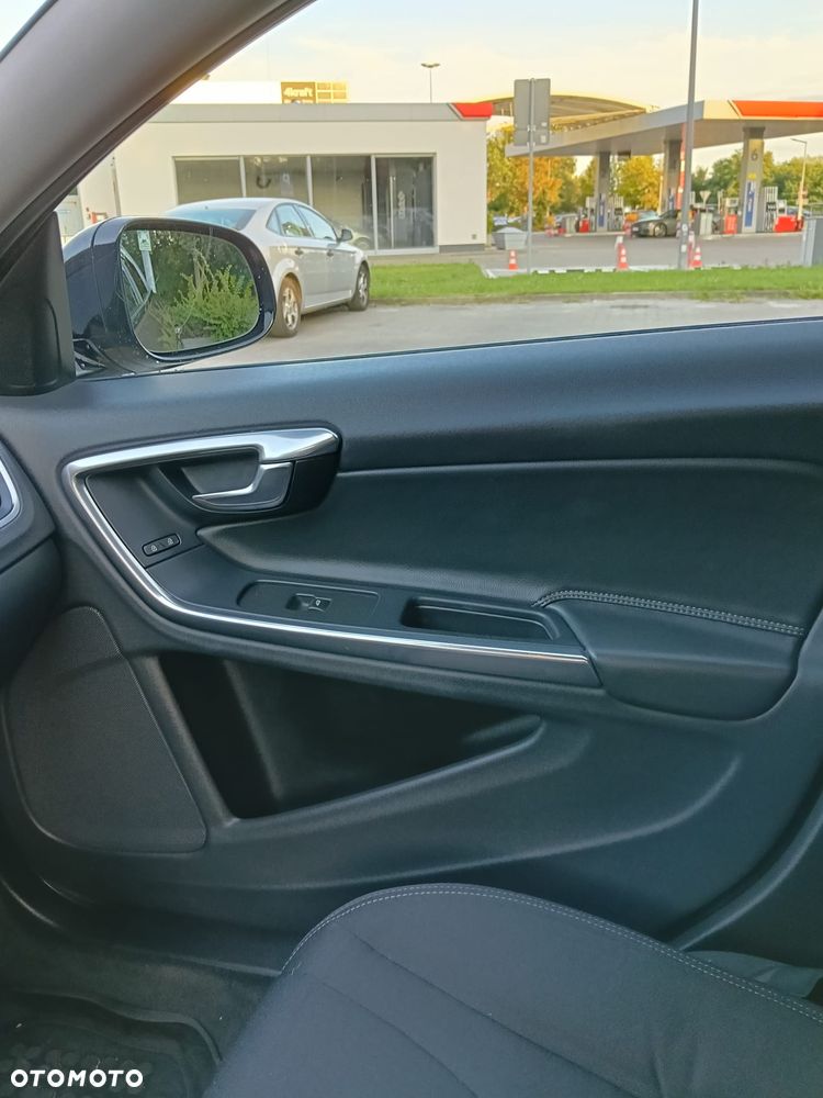 Volvo V60 Cross Country D3 Drive-E Momentum - 19
