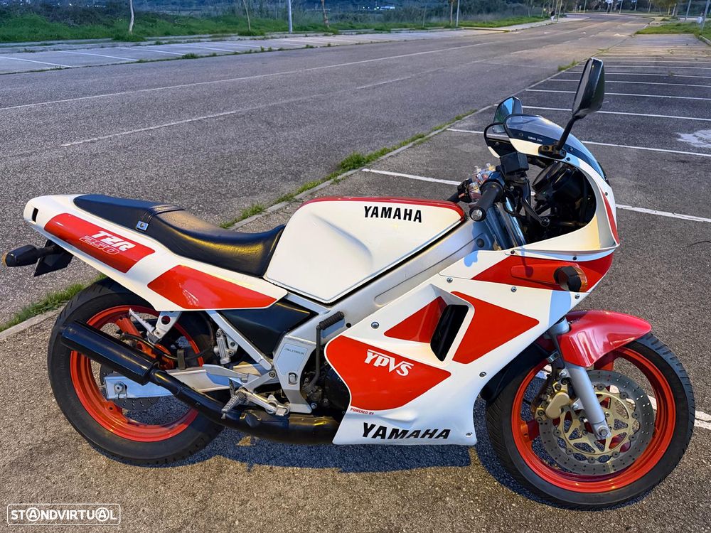 Yamaha TZR - 1