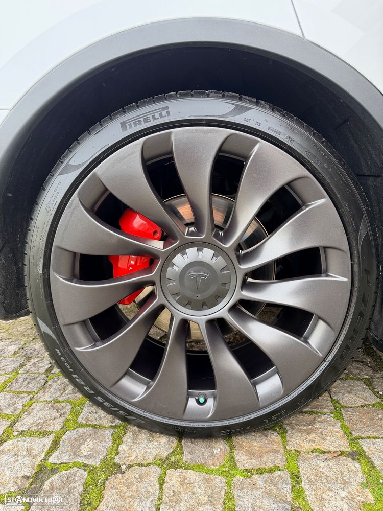 Tesla Model Y Performance Tração Integral - 12