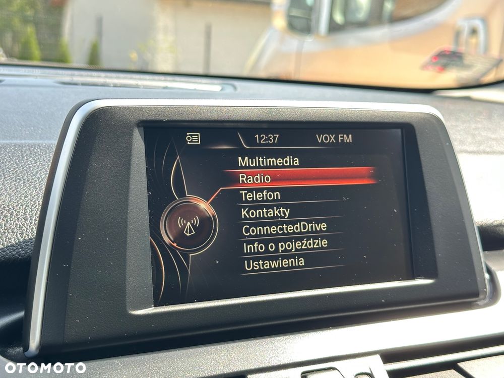 BMW Seria 2 218d - 11